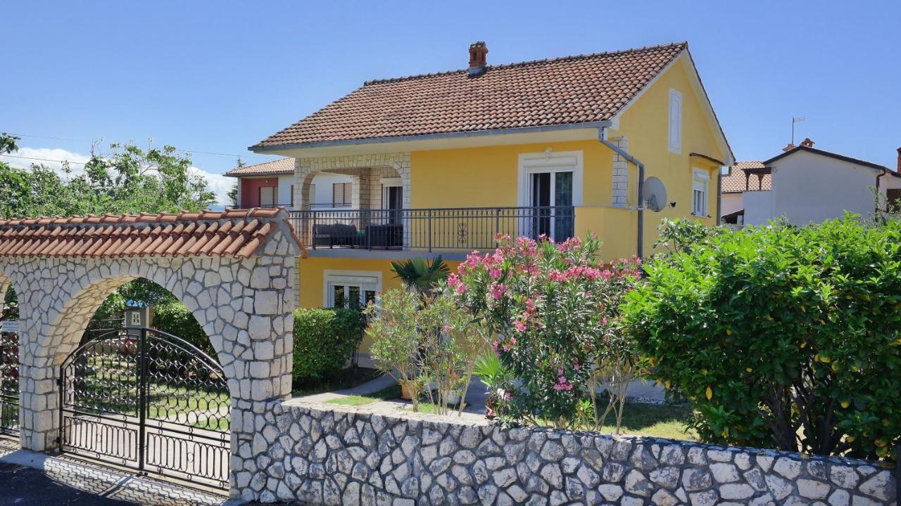 Holiday House Holek Silo  Exterior photo